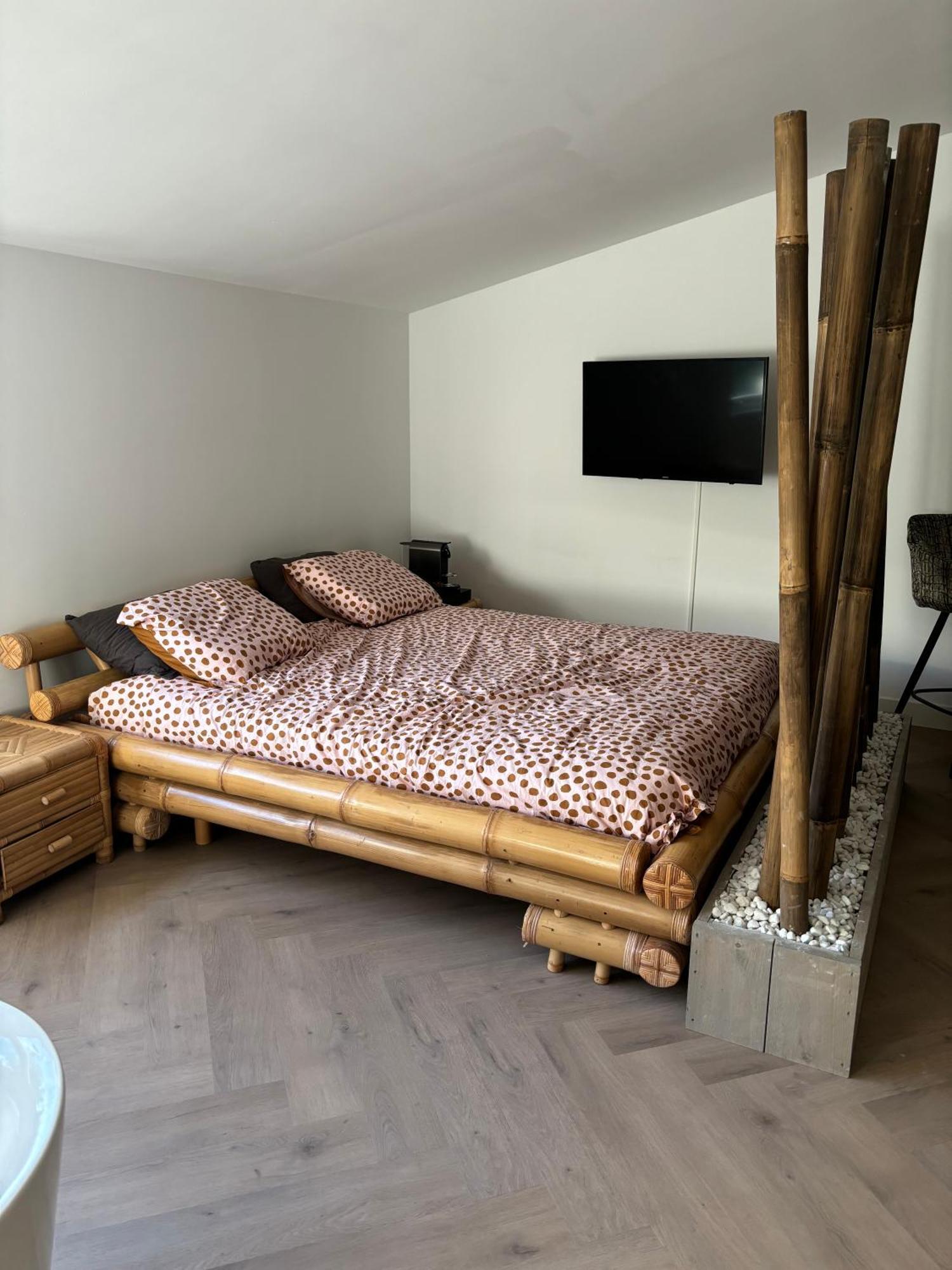 Bamboe Suite Bentveld Met Ligbad En Gratis Parkeren Ngoại thất bức ảnh
